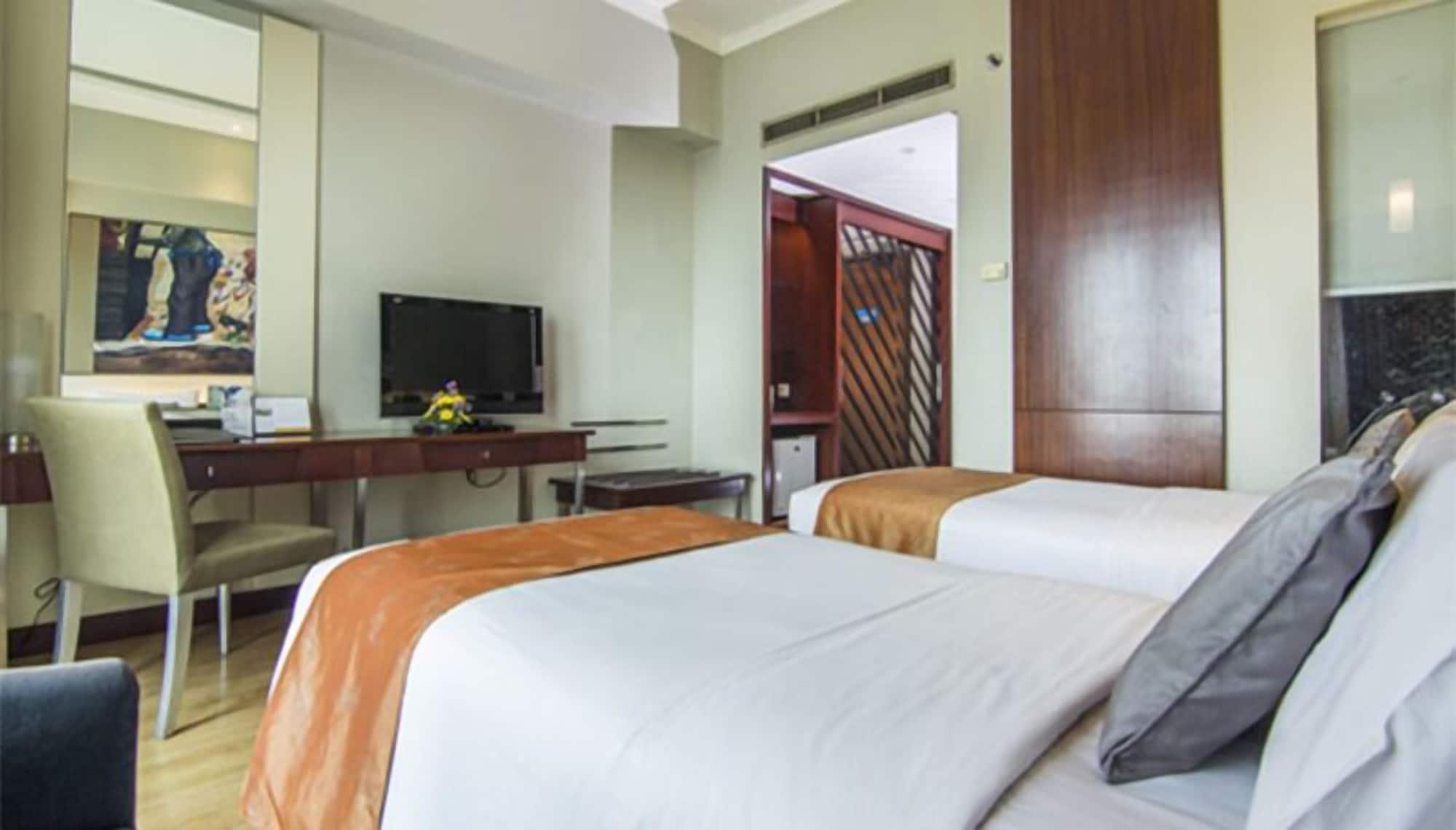 Grand Candi Hotel Semarang Kültér fotó