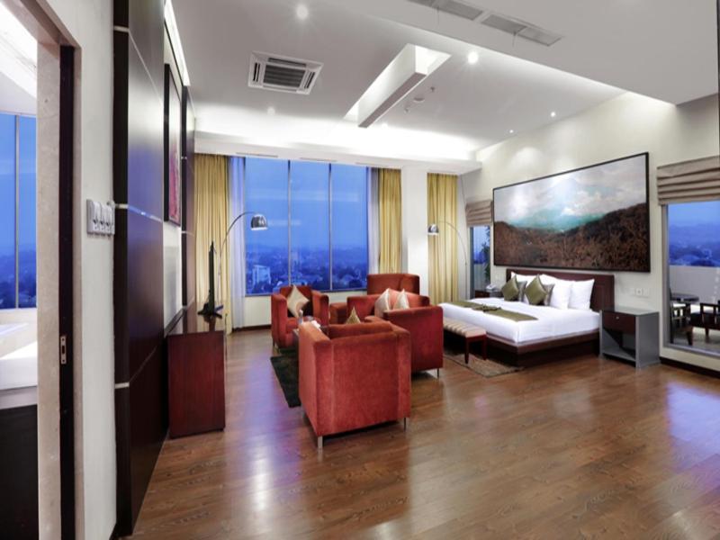 Grand Candi Hotel Semarang Kültér fotó