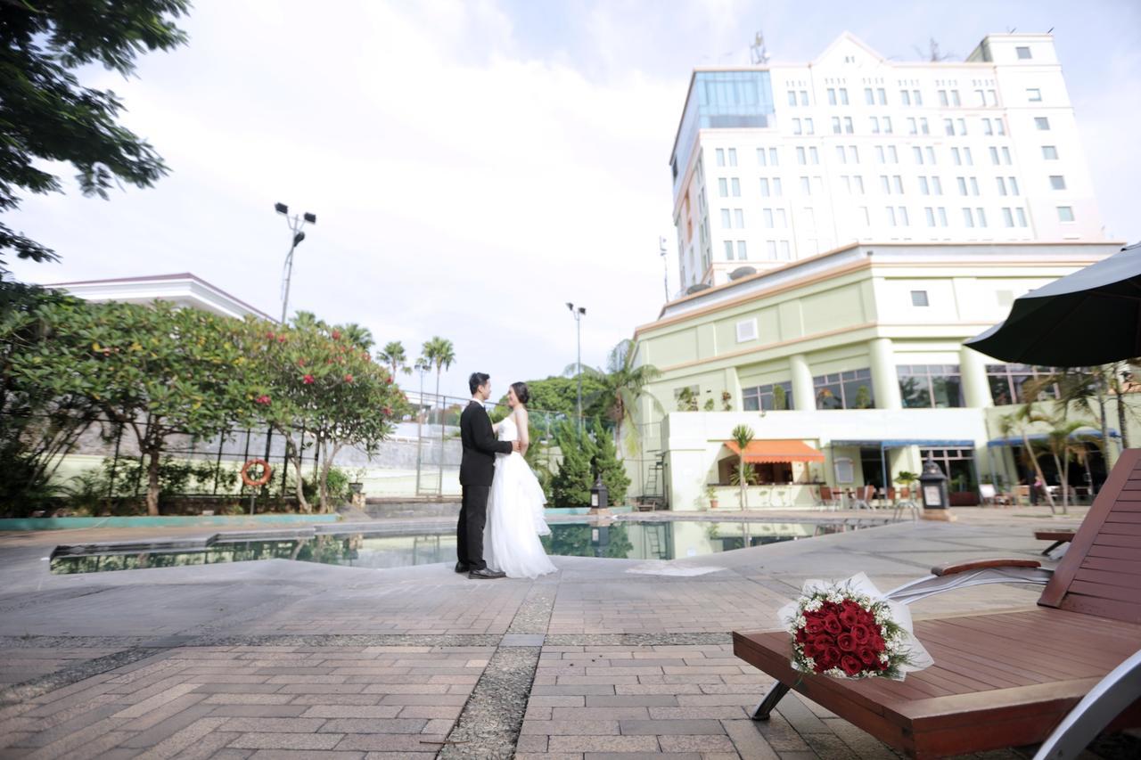 Grand Candi Hotel Semarang Kültér fotó