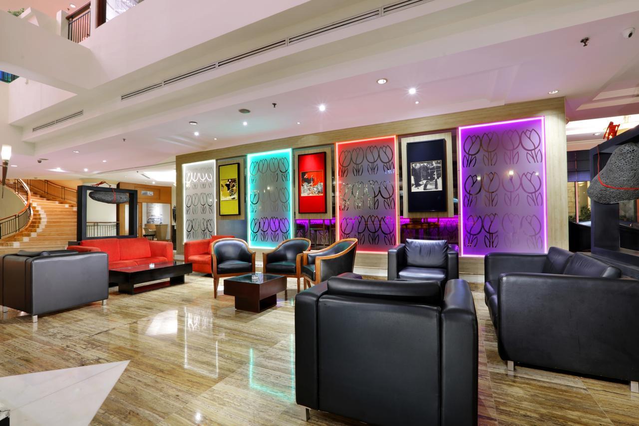 Grand Candi Hotel Semarang Kültér fotó