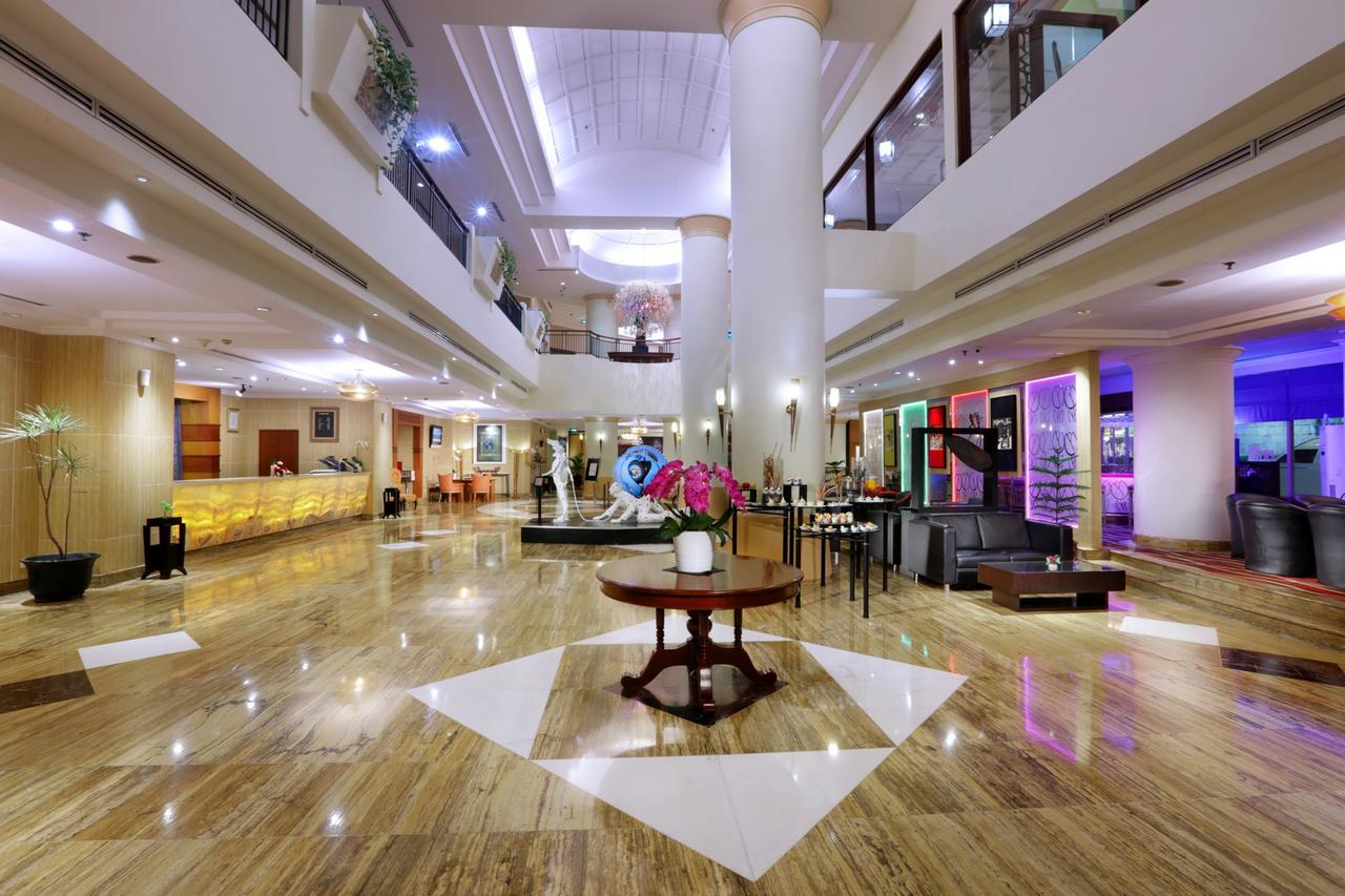 Grand Candi Hotel Semarang Kültér fotó